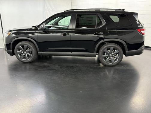 Crystal Black Pearl 2026 Honda Pilot Sport