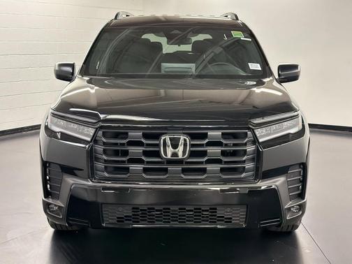 Crystal Black Pearl 2026 Honda Pilot Sport