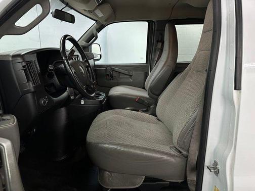 2023 GMC Savana 3500 LS
