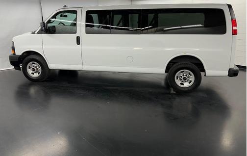 2023 GMC Savana 3500 LS