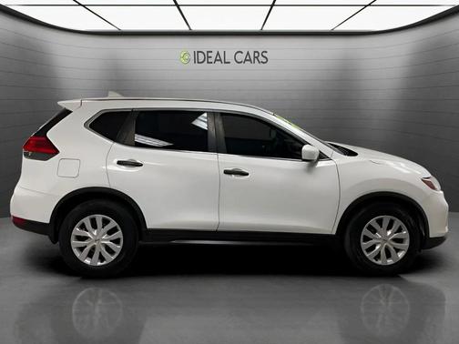 Glacier White 2017 Nissan Rogue S