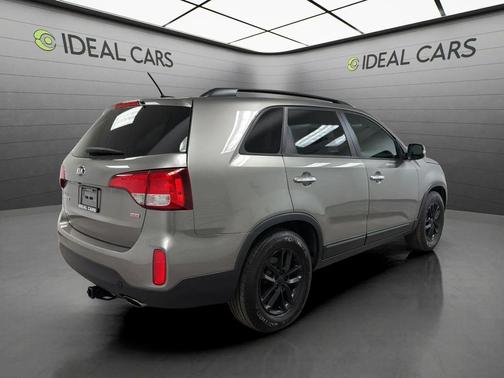 Titanium Silver 2015 Kia Sorento LX