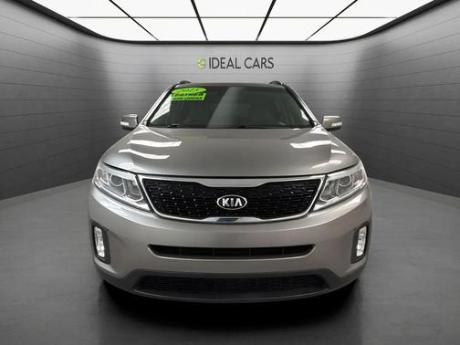 Titanium Silver 2015 Kia Sorento LX