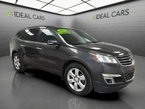 Gray 2016 Chevrolet Traverse LT