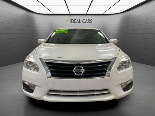Pearl White 2013 Nissan Altima 2.5 S