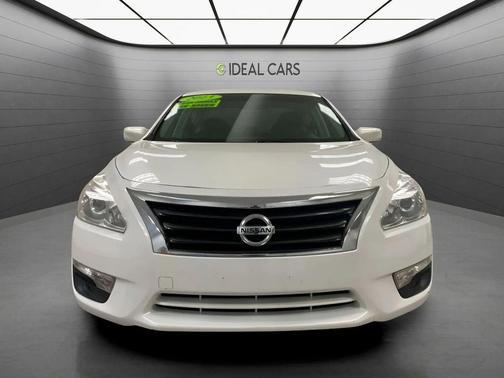 Pearl White 2013 Nissan Altima 2.5 S