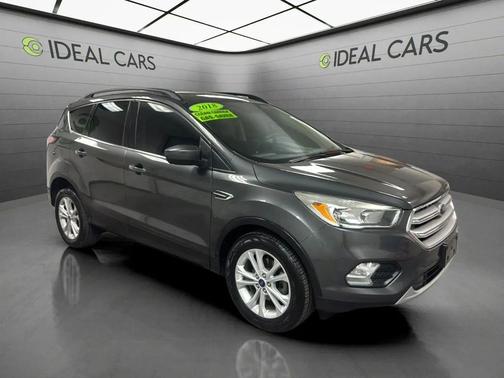 Magnetic 2018 Ford Escape SE