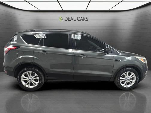 Magnetic 2018 Ford Escape SE
