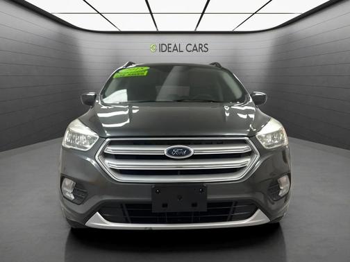 Magnetic 2018 Ford Escape SE