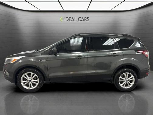 Magnetic 2018 Ford Escape SE