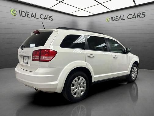 Vice White 2017 Dodge Journey SE