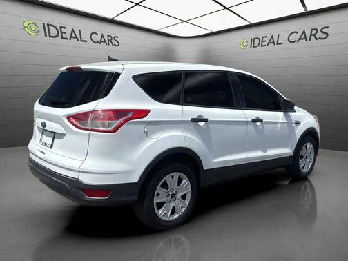 Oxford White 2016 Ford Escape S