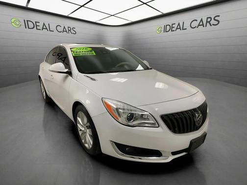 White Frost Tricoat 2016 Buick Regal Turbo Premium II
