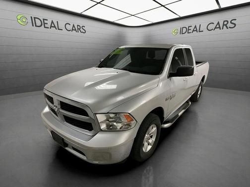 Bright Silver Metallic Clearcoat 2013 RAM 1500 SLT