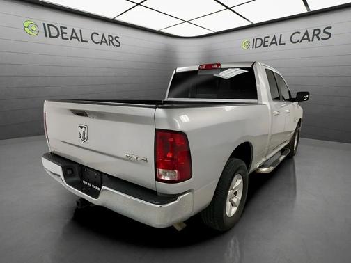 Bright Silver Metallic Clearcoat 2013 RAM 1500 SLT