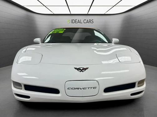 Arctic White 2004 Chevrolet Corvette Base
