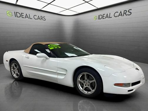 Arctic White 2004 Chevrolet Corvette Base