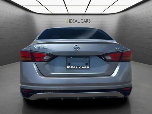 Brilliant Silver Metallic 2022 Nissan Altima 2.5 SV