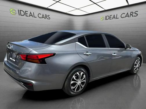 Gun Metallic 2022 Nissan Altima S FWD