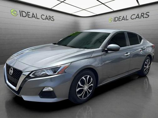 Gun Metallic 2022 Nissan Altima S FWD