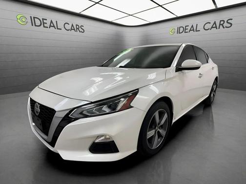 Pearl White Tricoat 2021 Nissan Altima 2.5 SV