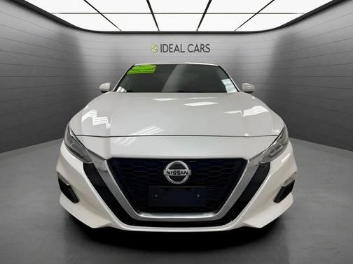 Pearl White Tricoat 2021 Nissan Altima 2.5 SV