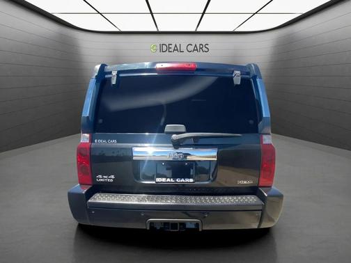 Brilliant Black Crystal Pearlcoat 2010 Jeep Commander Limited