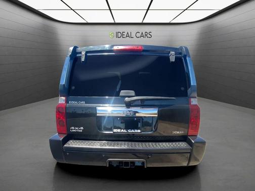 Brilliant Black Crystal Pearlcoat 2010 Jeep Commander Limited