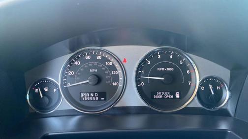 Brilliant Black Crystal Pearlcoat 2010 Jeep Commander Limited