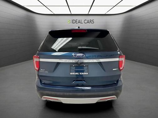 Blue Jeans Metallic 2016 Ford Explorer XLT