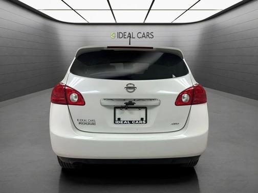 Pearl White 2013 Nissan Rogue S