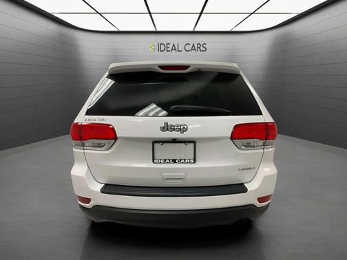 Bright White Clearcoat 2016 Jeep Grand Cherokee Laredo