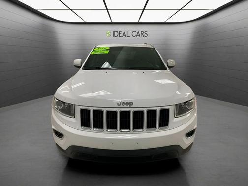 Bright White Clearcoat 2016 Jeep Grand Cherokee Laredo