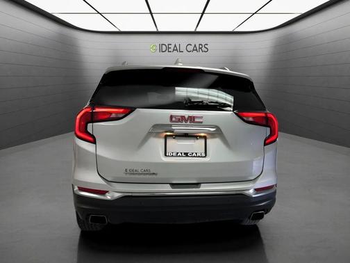 Quicksilver Metallic 2018 GMC Terrain SLT
