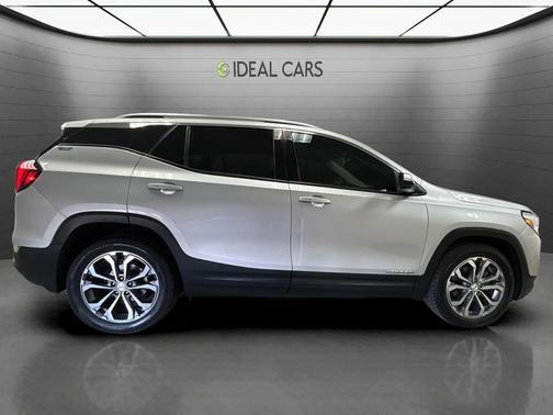 Quicksilver Metallic 2018 GMC Terrain SLT
