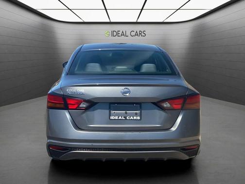 Gun Metallic 2021 Nissan Altima S FWD