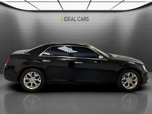 Gloss Black 2017 Chrysler 300C Platinum