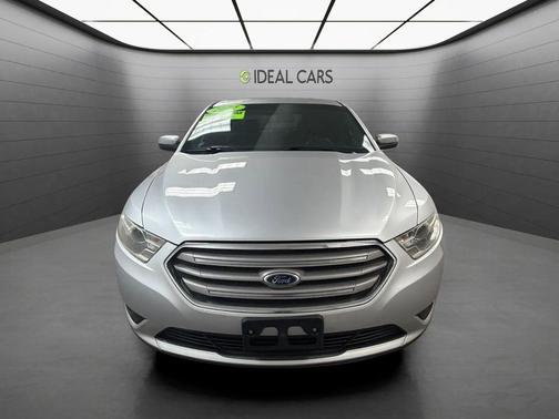 Ingot Silver Metallic 2014 Ford Taurus SEL