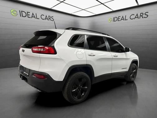 Bright White Clearcoat 2017 Jeep Cherokee High Altitude