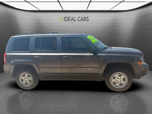 Granite Crystal Metallic Clearcoat 2016 Jeep Patriot Sport