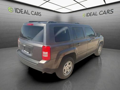 Granite Crystal Metallic Clearcoat 2016 Jeep Patriot Sport