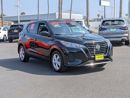 Super Black 2023 Nissan Kicks S