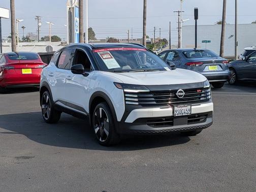 2025 Nissan Kicks SR