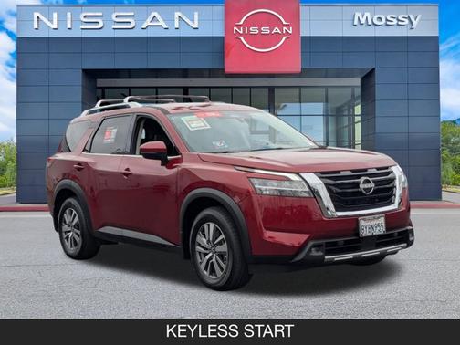 2022 Nissan Pathfinder SL