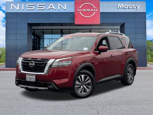 2022 Nissan Pathfinder SL