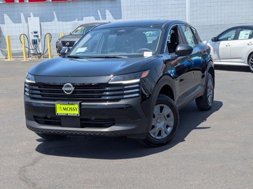 2025 Nissan Kicks S