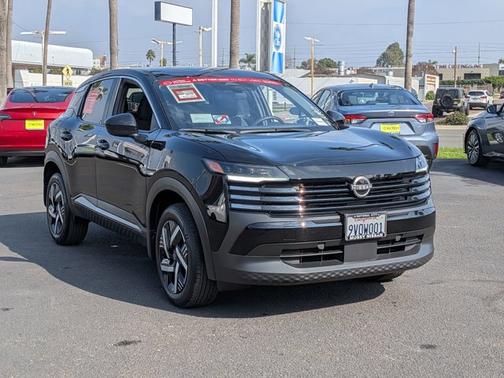 2025 Nissan Kicks SV