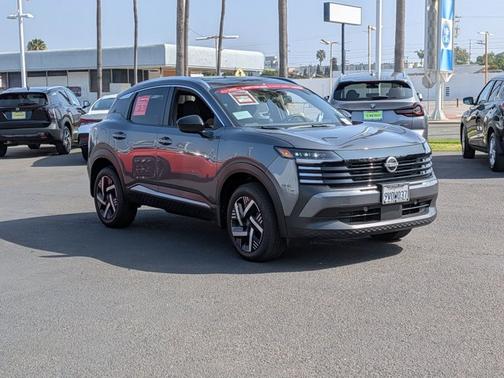 Gun Metallic 2026 Nissan Kicks SV