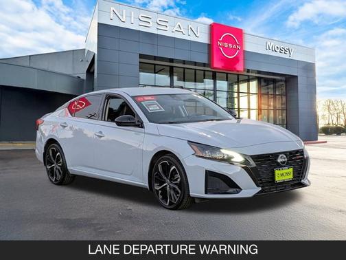 2023 Nissan Altima 2.5 SR