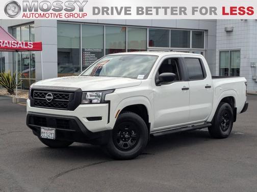 2022 Nissan Frontier S